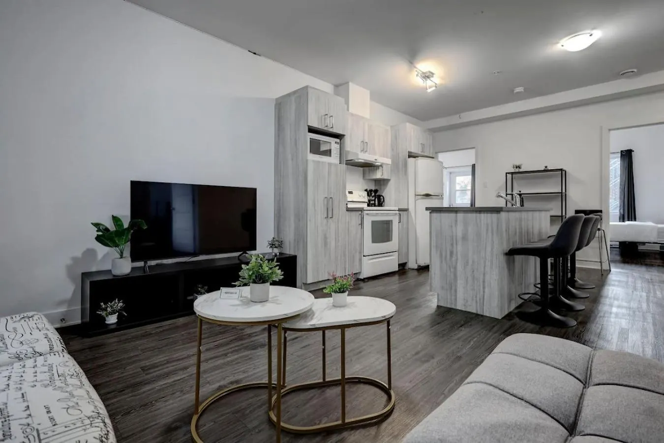 Luxurious 4 Bedroom Suite In Griffintown Montréal