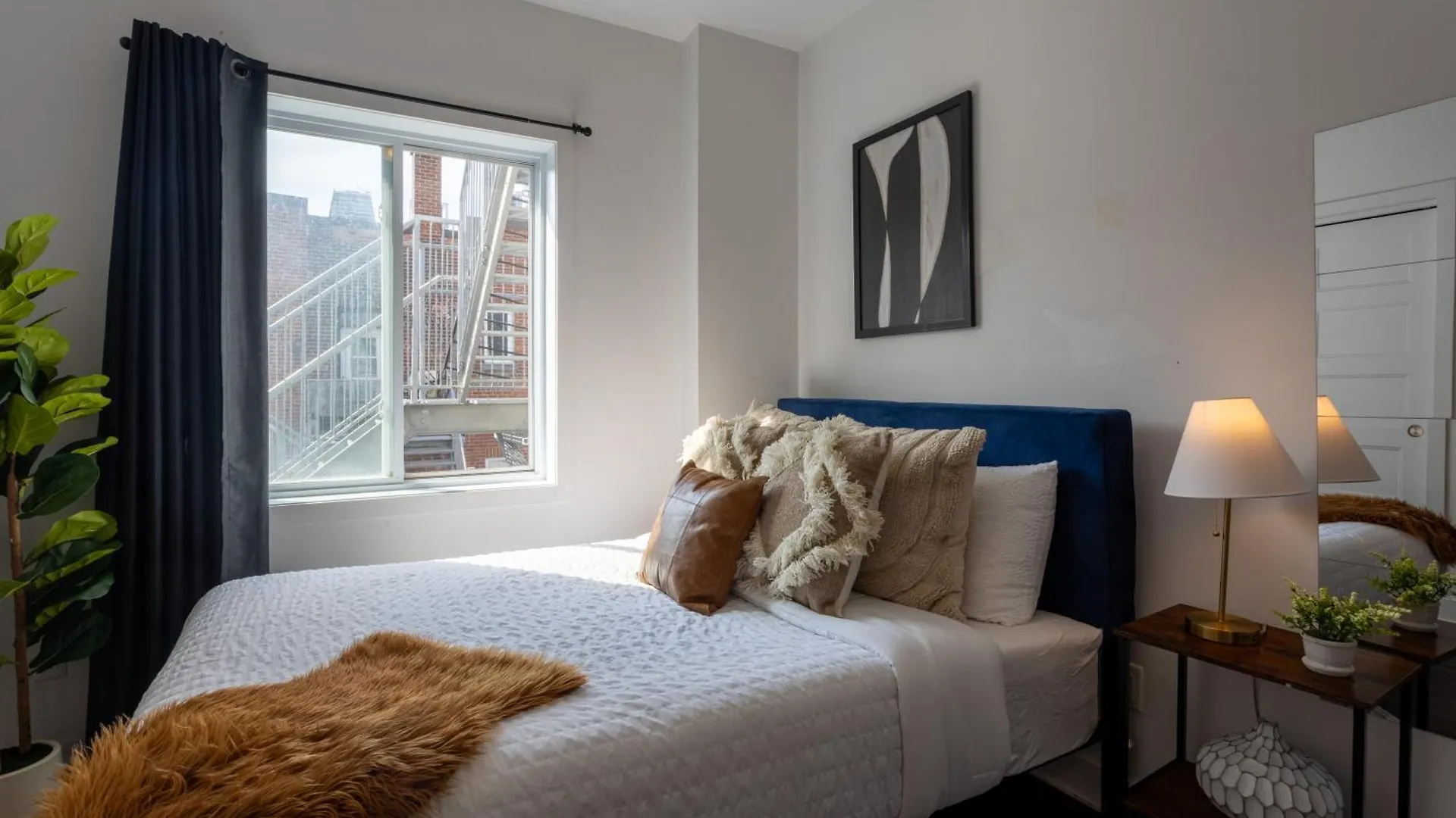 Luxurious 4 Bedroom Suite In Griffintown Montréal Lägenhet