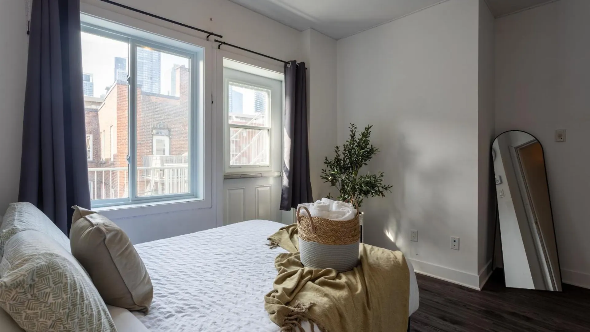 Lägenhet Luxurious 4 Bedroom Suite In Griffintown Montréal Kanada