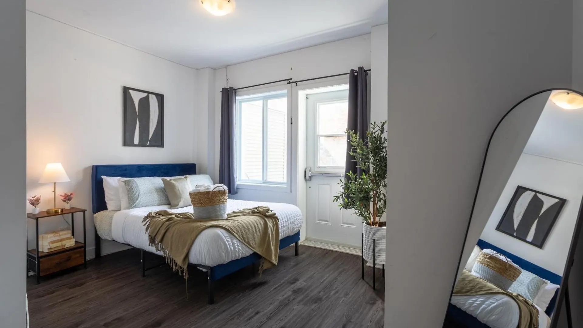 Luxurious 4 Bedroom Suite In Griffintown Montréal 0*,