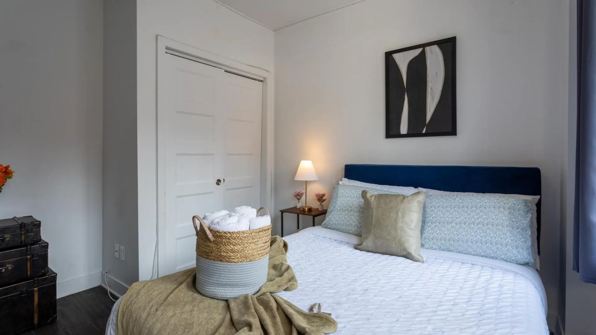 Luxurious 4 Bedroom Suite In Griffintown Montréal